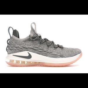Nike Lebron 15 low